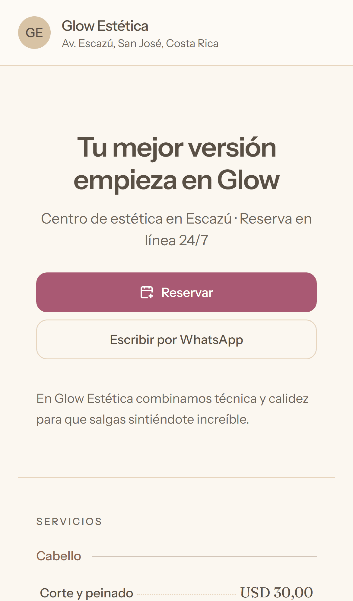 La página pública de un centro abierta en el teléfono de una clienta.